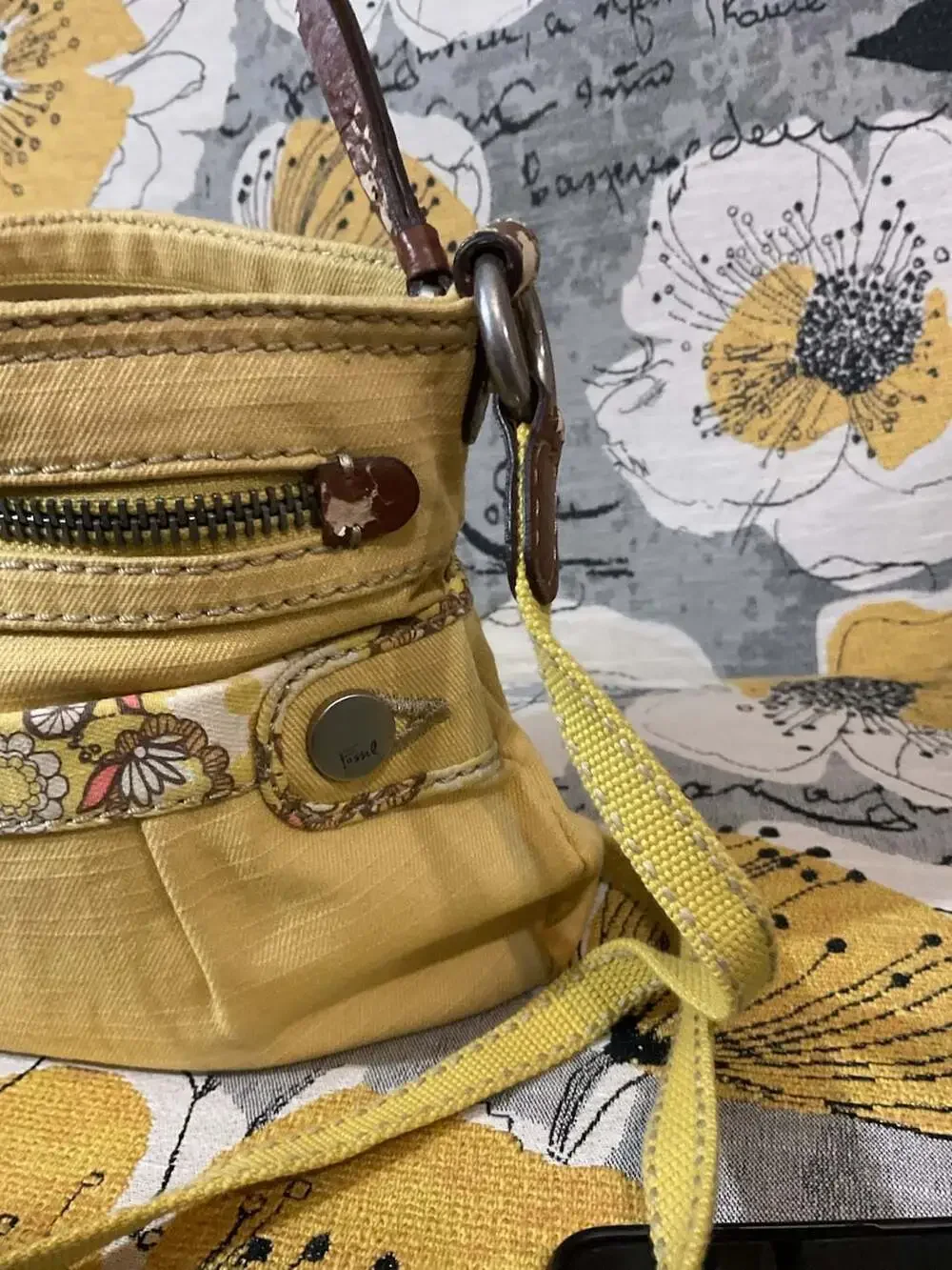 Fossil wear leather